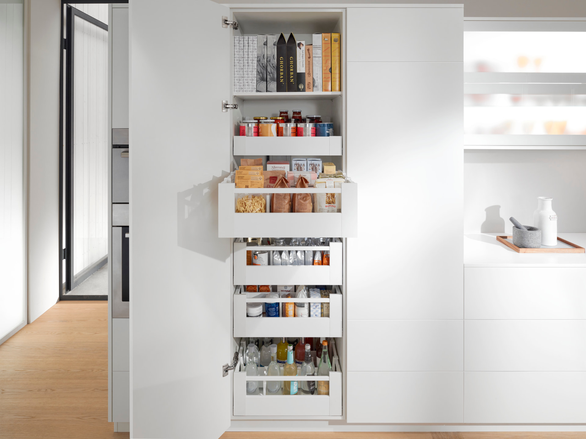 Internal pull-out