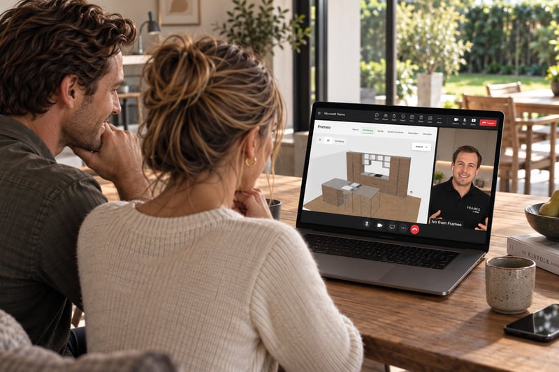 Couple in a free FRAMEO video planning appointment with an expert